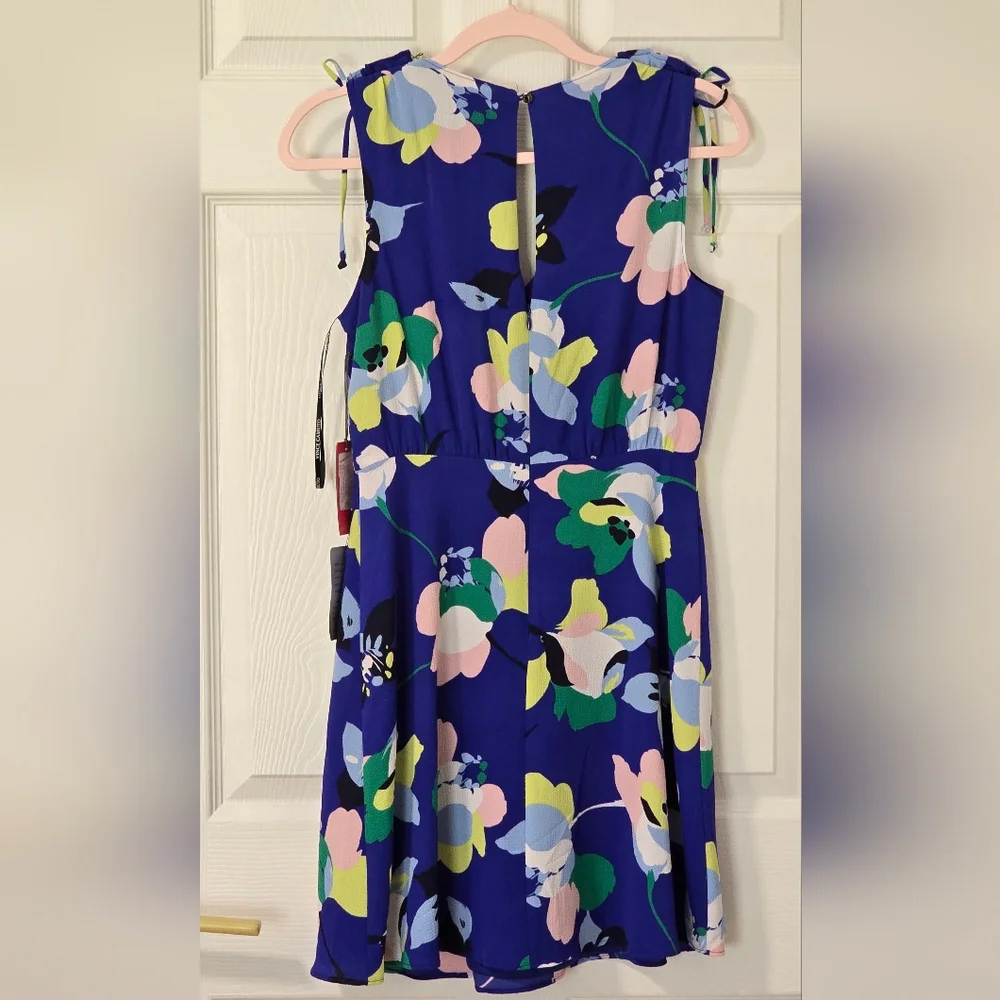 New Vince Camuto Pebble Crepe V-Neck Blouson Pleat dress Size 4 - Picture 7 of 8